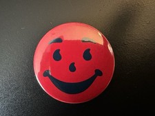 1Red Smiley Face Pin Badge
