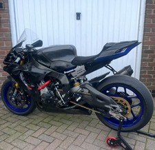 Yamaha R1 Breaking Track Bike
