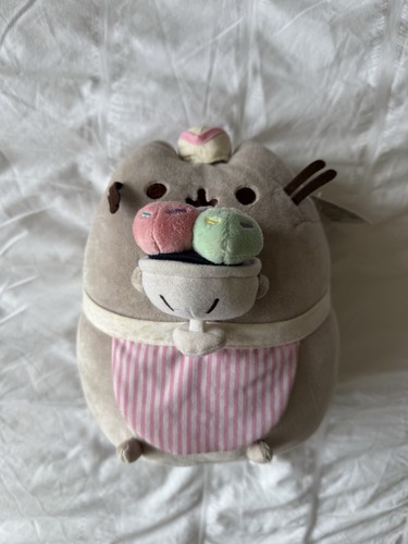 Pusheen ice cream parlour - cream,