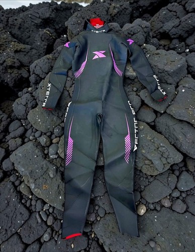 Xterra wetsuits women - xterra, vector