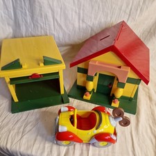 Noddy toyland house garage - house,