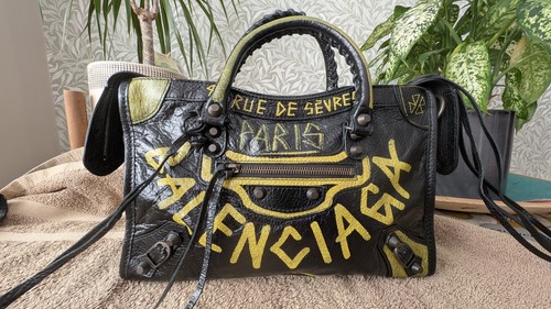 Balenciaga city graffiti - city,
