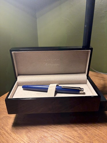 Jaguar halo fountain - jaguar, pen