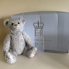 Steiff Queen Elizabeth II