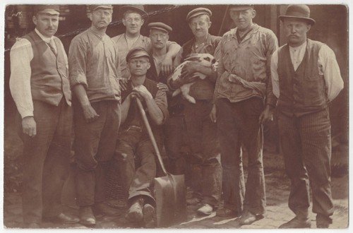 1909 male laborers shovel - -,