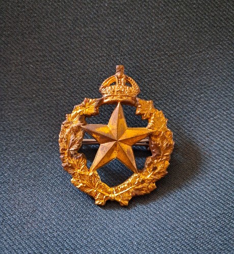 Canadian army brass cap - army, badge