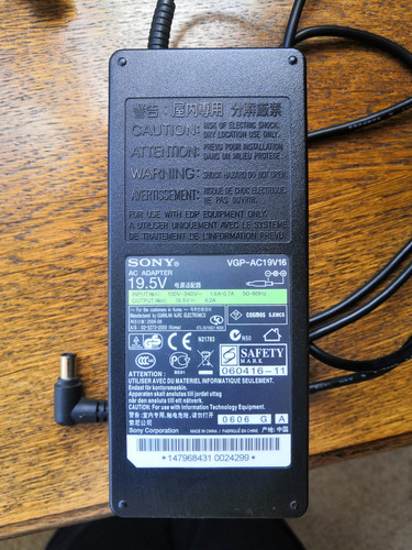Genuine sony adapter - genuine, 19.5v