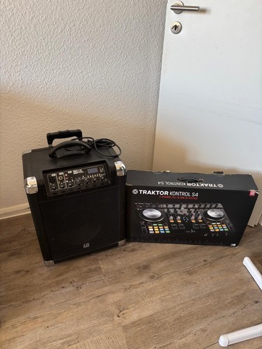 Tractor and speakers - s4,