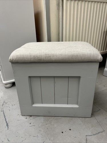 Lovely small storage bench - storage,