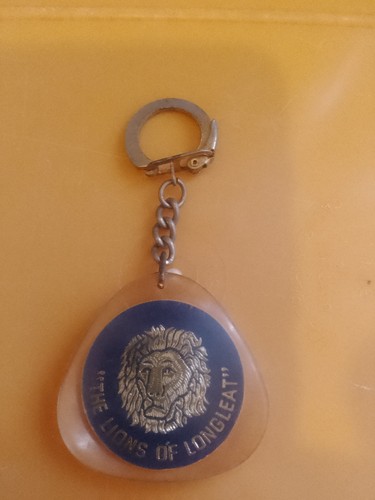 Pre owned keyring lions of - pre-owned,