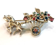 VTG Brooch c1950's? Horse & Carriage Multi Rhinestones, Gold Tone, C Clasp. 