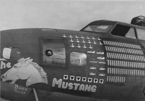 Wwii photo flying - photo, b-17