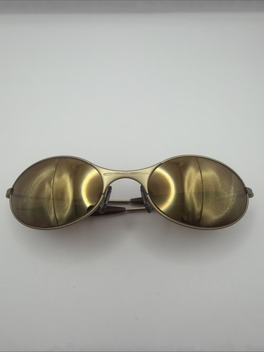Authentic vintage oakley - authentic, e