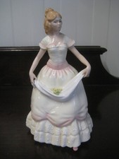 7 3/4" (21cm) High Royal
