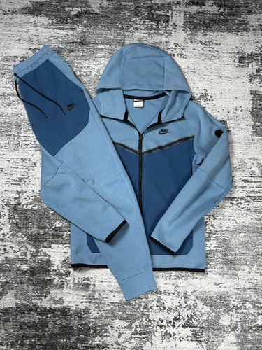 Nike tech fleece - old, season