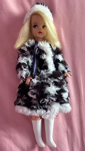 Pedigree sindy 1960s sidepart - sindy,
