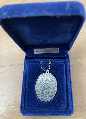 1977 solid silver queen - solid,
