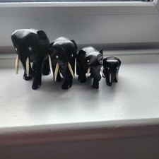 VINTAGE/ SET OF 4 /HAND CARVED