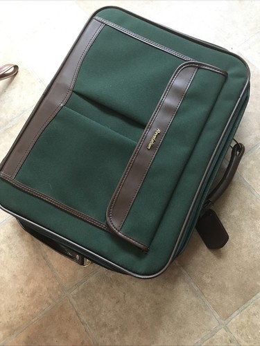 Medium suitcase hold luggage - medium,