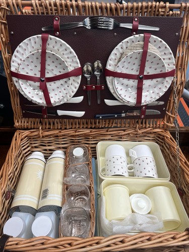 Vintage picnic hamper 38x56cm - vintage,