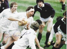 BILL BEAUMONT, FORMER RUGBY PLAYER, TV PERSONALITY.  HAND SIGNED COL 7 x 5 PHOTO