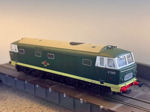Heljan 35211 class d7003 - class, 'd7003'