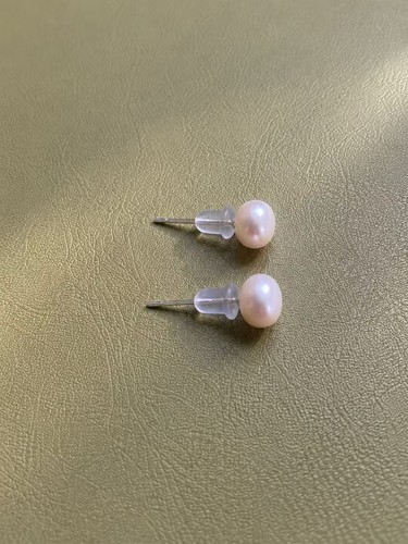 White button freshwater - white,