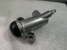 Clutch Slave Cylinder Rover P6