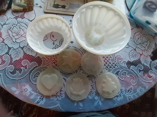 Tupperware jelly blancmange - tupperware, jelly/blancmange