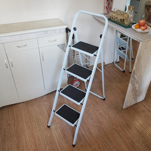 Heavy duty step ladder - 4,