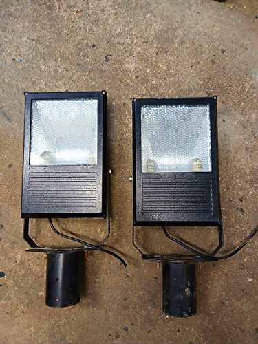 Pair 150w hqi floodlight - a,