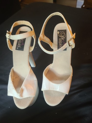 White pleaser sky 309 heels