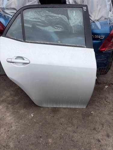 Toyota auris 5dr driver - toyota,