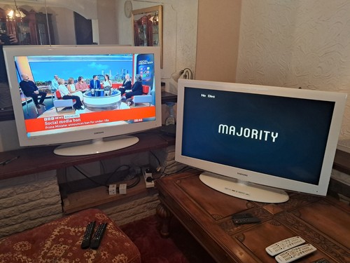 Samsung 40inch lcd - x,
