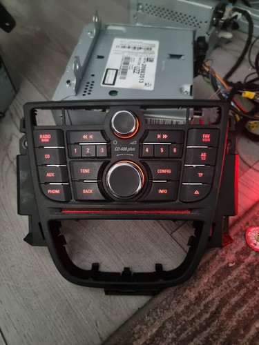 Genuine vauxhall astra radio - genuine,