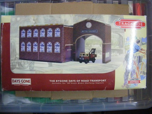 76th scale lledo trackside - 1:76th,