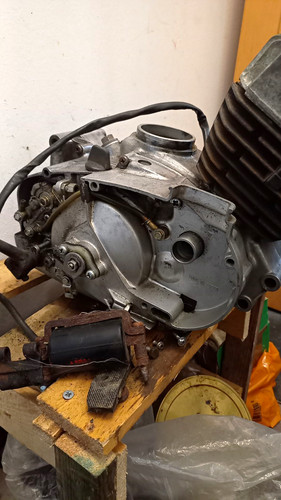 Kawasaki 100 cc engine - kc, kh