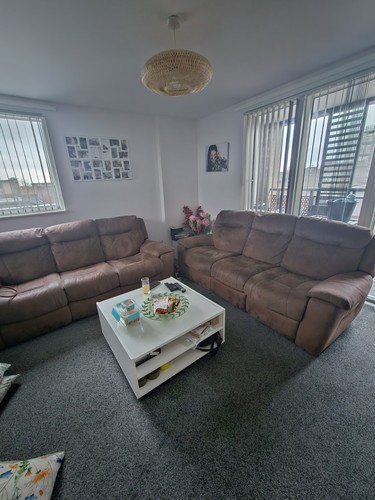 Dfs seater reclining - 2,