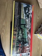 Hornby OO Gauge R1039 Flying