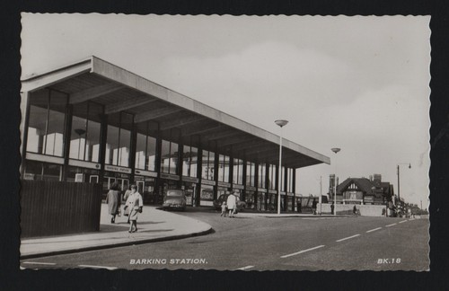 Old postcard barking station - postcard:,