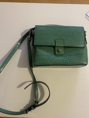 Green shoulder handbag - green, carpisa