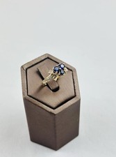 Sapphire 9ct gold ring 