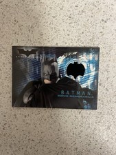 Topps Batman Begins Movie Memorabilia Card with Batmans Cape