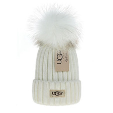 UGG Women's Chunky Pom Beanie