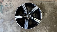 1xGenuine Volvo V40 XC60