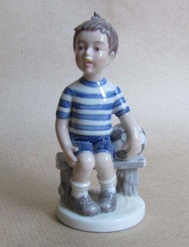 Royal copenhagen figurine - royal,