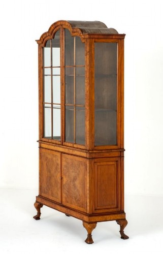 Queen anne display cabinet - queen,