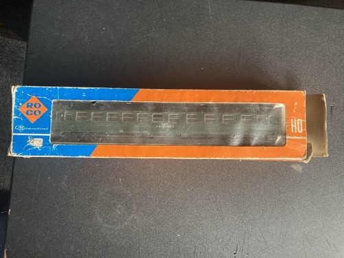 Roco 4295 coach repainted - 4295?,
