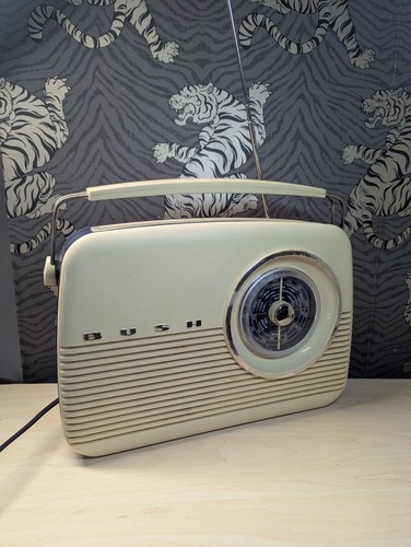 Bush tr82 portable - bush,