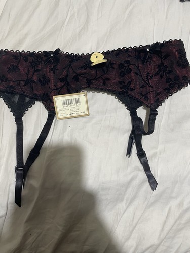 Bnwt senza suspended - suspended, belt